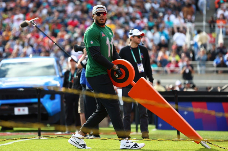 Cowboys Trade Idea Nets $26.5 Million Pass-Rusher Ahead of NFL Deadline