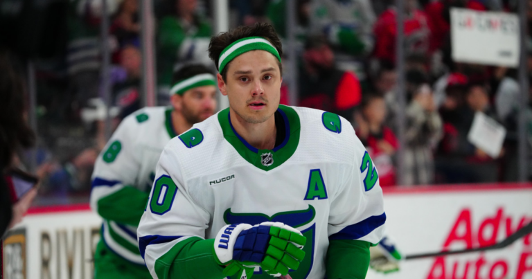 5 NHL Throwback Uniforms That Need to Return Right Now