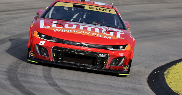 Elliott leads Cup Series practice at Martinsville