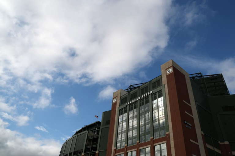 Pickswise Names Lambeau Field The Seventh Most Haunted Stadium