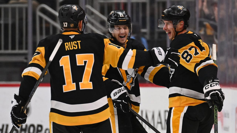 Crosby gets 1,700th point in Penguins win against Blues