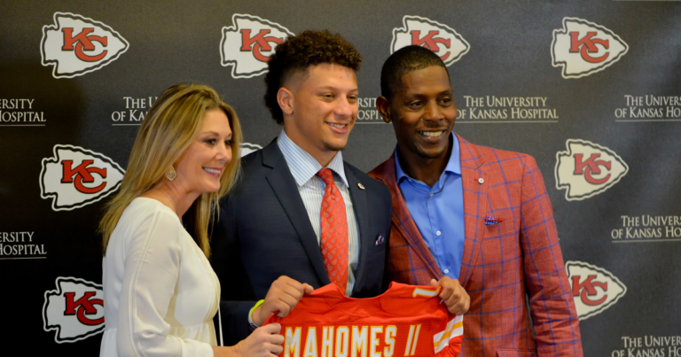 Patrick Mahomes’ Dad Pat Mahomes Had 11-Year MLB Career