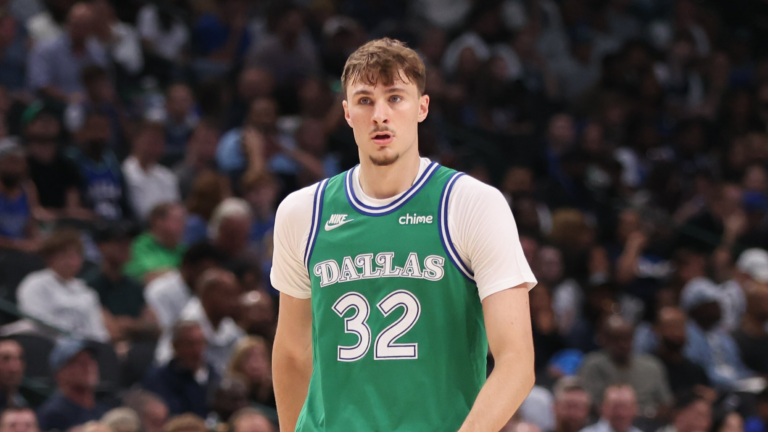 Cooper Flagg’s 1st NBA back-to-back: missed shots and banged-up shoulder