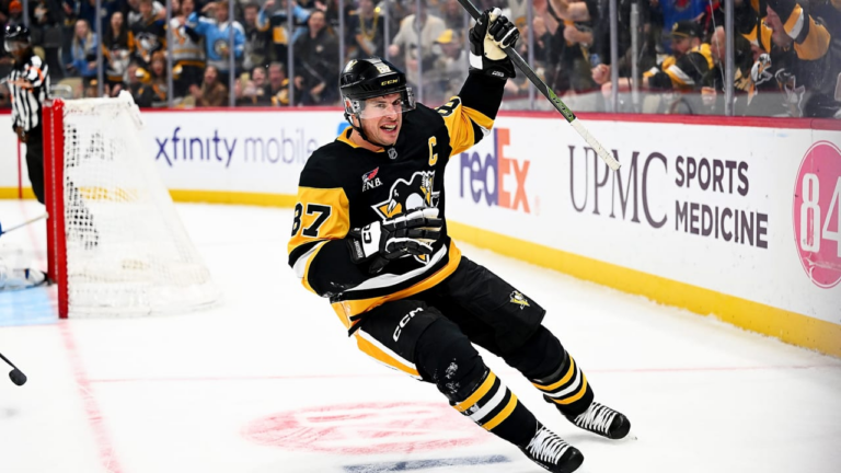 Crosby reaches 1,700 points with Penguins