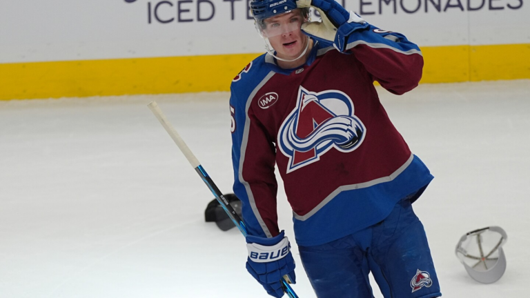 Olofsson’s five-point game leads Avalanche past Devils, ending New Jersey’s win streak