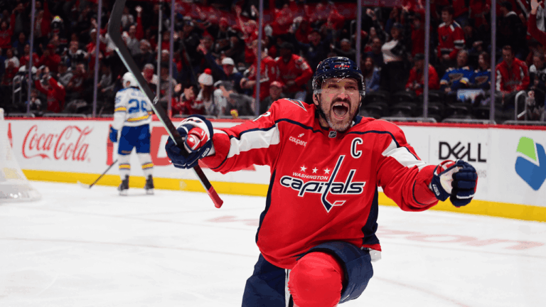 Ovechkin scores 900th goal, Capitals score 6 in win over Blues