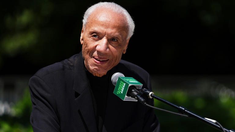 Tributes pour in for Hall of Famer Lenny Wilkens