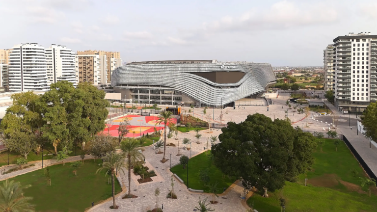 Valencia’s basketball arena is a stadium tucked in a civic gesture