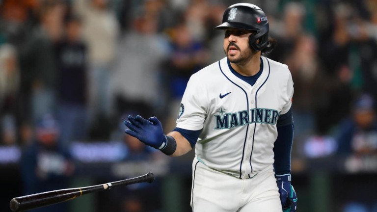 Mariners rumored to lose free agent 3B Eugenio Suarez to National League team
