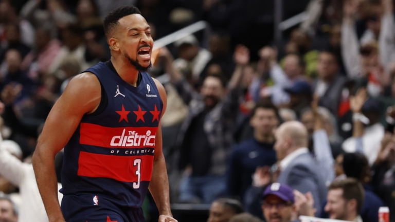 Washington snaps 14-game losing streak with blowout win over Atlanta behind 42 from McCollum