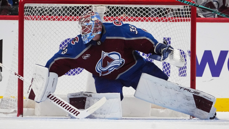 Avalanche win 10th straight, shut out Sharks 6-0