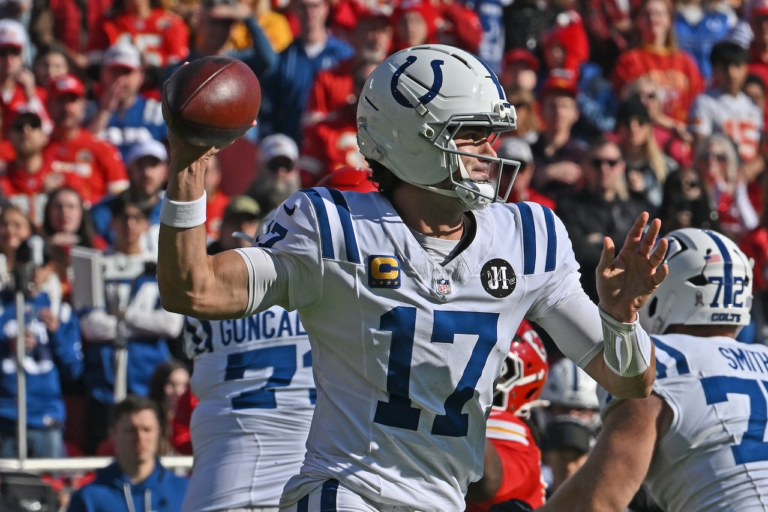 NFL quarterback accuracy: Ranking all 32 starters by bad-target percentage in 2025