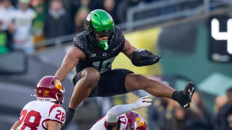 Carolina Panthers predicted to pick freakish Oregon prospect in 2026 NFL draft