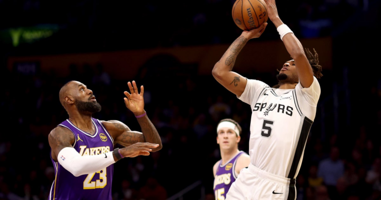 Stephon Castle scores 30 to lead Spurs into NBA Cup semifinals with 132-119 win over Lakers