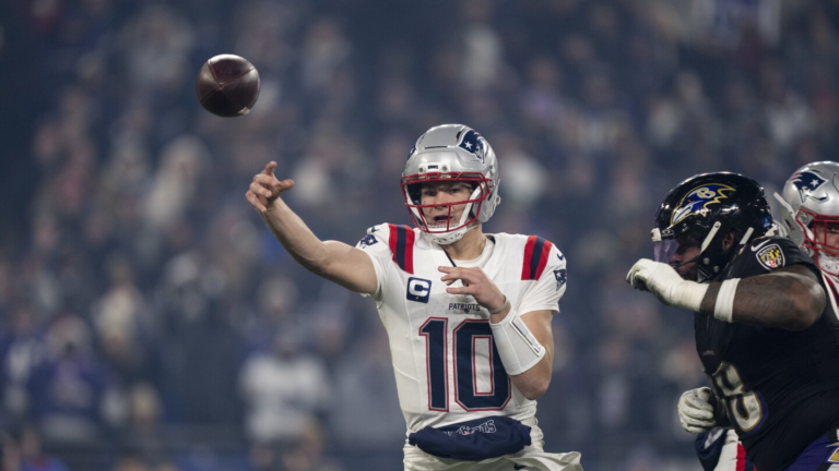 Drake Maye TD pass, two-point conversion cuts Ravens lead to 24-21 in fourth quarter