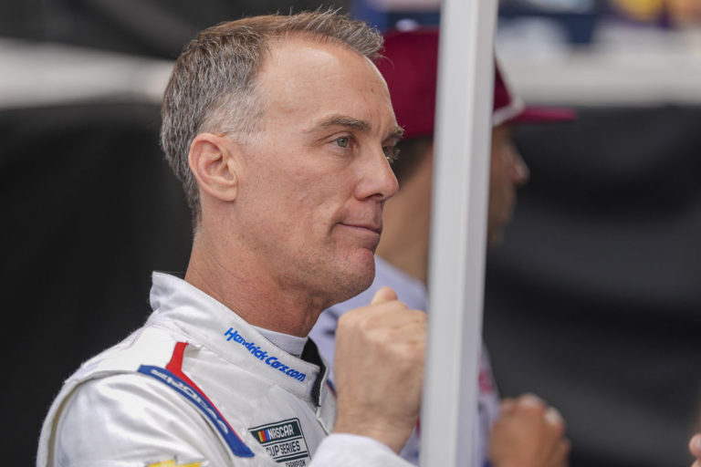 “I’d Be Dead”: NASCAR Legend Credits Kevin Harvick for Saving His Life