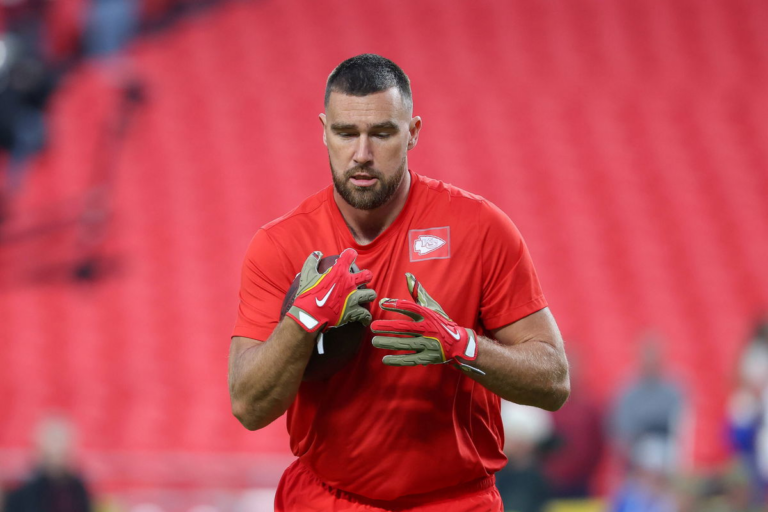 Chiefs’ Travis Kelce Issues Statement on Retirement After Addressing Tough Patrick Mahomes News