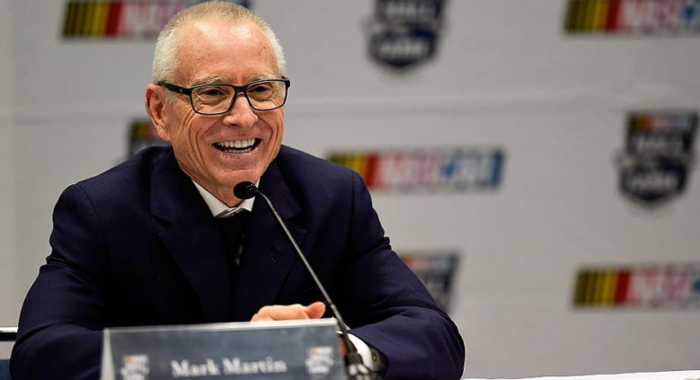 Fans Rally Behind Mark Martin as He Voices an Uncomfortable Truth About NASCAR’s ‘Compromised’ Championship Format