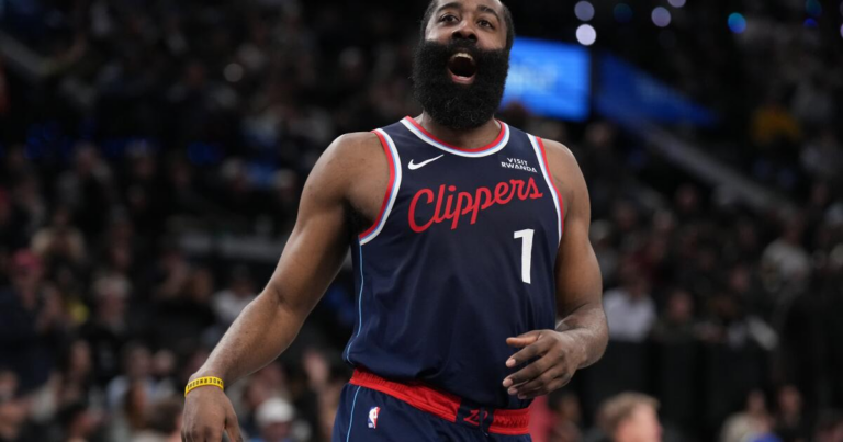 James Harden passes Shaq on scoring list as Clippers defeat the Hornets