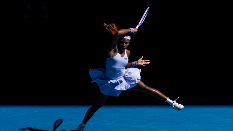 Record crowds witness Sabalenka, Alcaraz, Gauff and Zverev advance at Australian Open