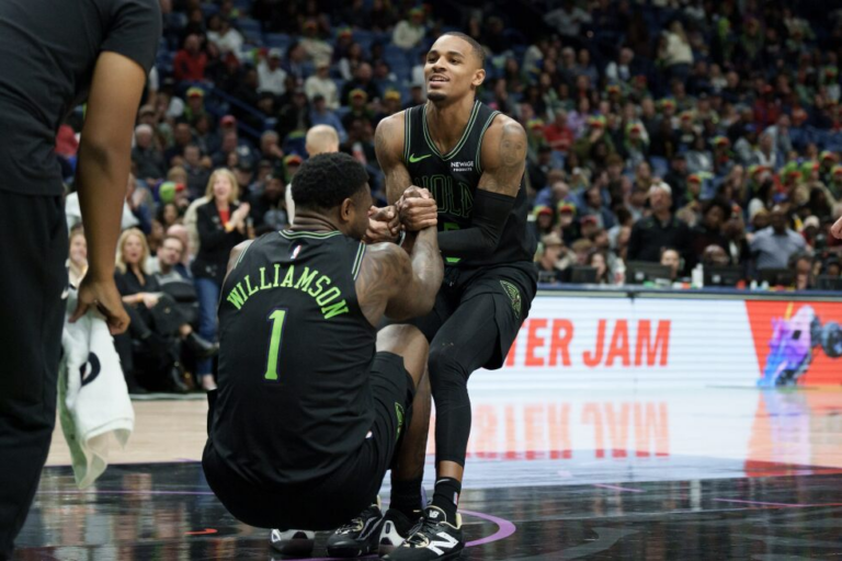 Dejounte Murray returns to the NBA 13 months after a major injury