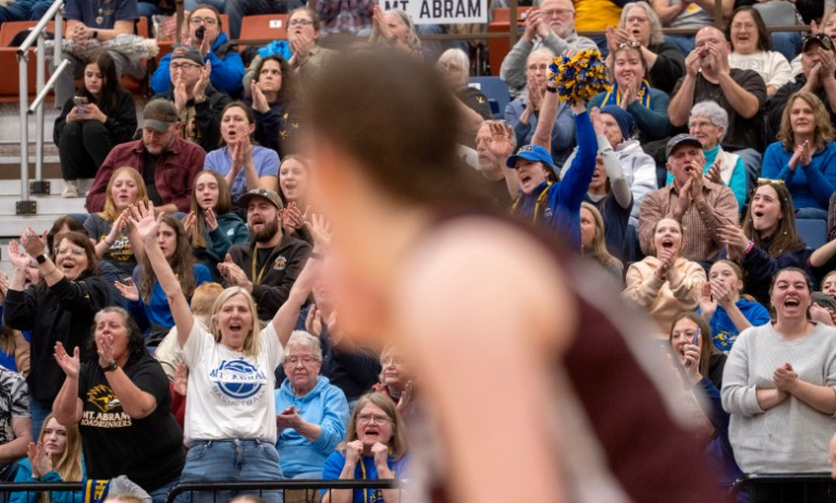 Maine high school basketball: Fans pack arenas to cheer on their team