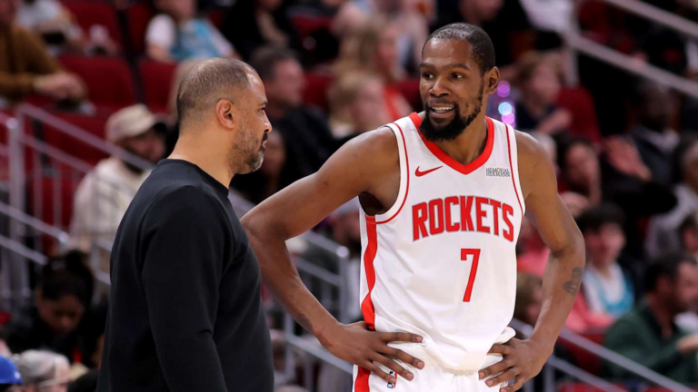 Kevin Durant Couldn’t Stop Smiling at Elite Company He Joined in Historic 40