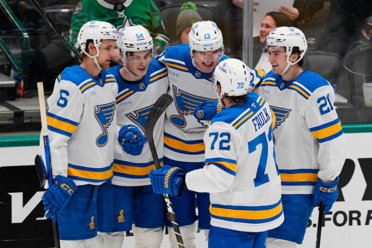 Holloway has 1st NHL hat trick in injury return to lead Blues past Kraken, 5-1