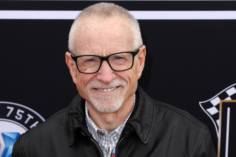 NASCAR Hall of Famer Mark Martin to Lead Field at Darlington Goodyear 400