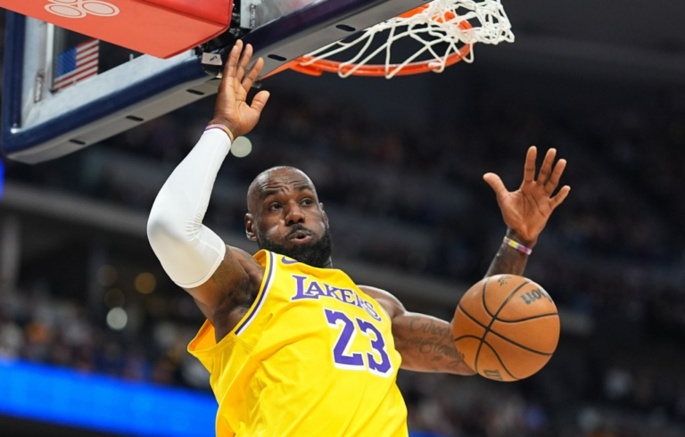 LeBron James breaks Kareem Abdul-Jabbar’s NBA record for career field goals
