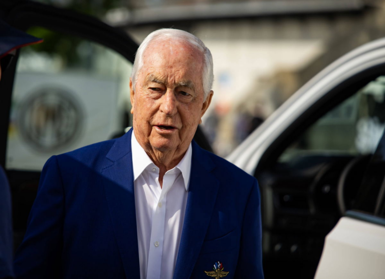 Roger Penske’s Insider Reveals How IndyCar Star’s Post-Race Taunt Pushed the NASCAR Crew to Deliver