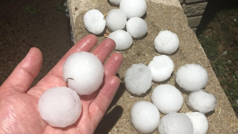 ‘Tennis ball-sized hail,’ tornadoes possible in Chicago