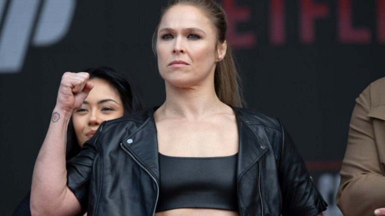 Joe Rogan backs Ronda Rousey after her criticism of UFC fighter pay