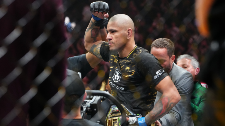 Alex Pereira Pays Tribute to Israel Adesanya Ahead of Crucial UFC Seattle Showdown