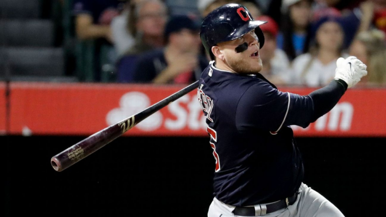 Catcher Roberto Perez, 37, retires after 10 MLB seasons
