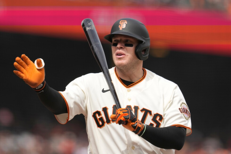 Catcher Roberto Perez retires after 10-year MLB career