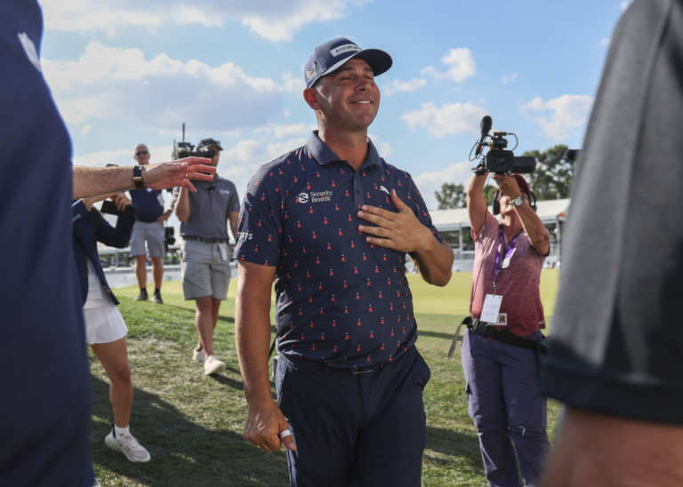 Gary Woodland Thanks Security After Fans Get Uncomfortably Close at $9.9M Event