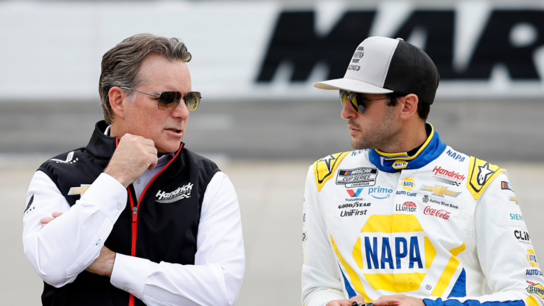 Jeff Gordon Responds to Chase Elliott’s Crew Chief Critics