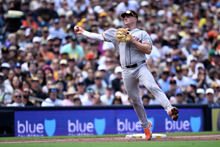 Camera catches SF Giants star Matt Chapman cussing out teammate