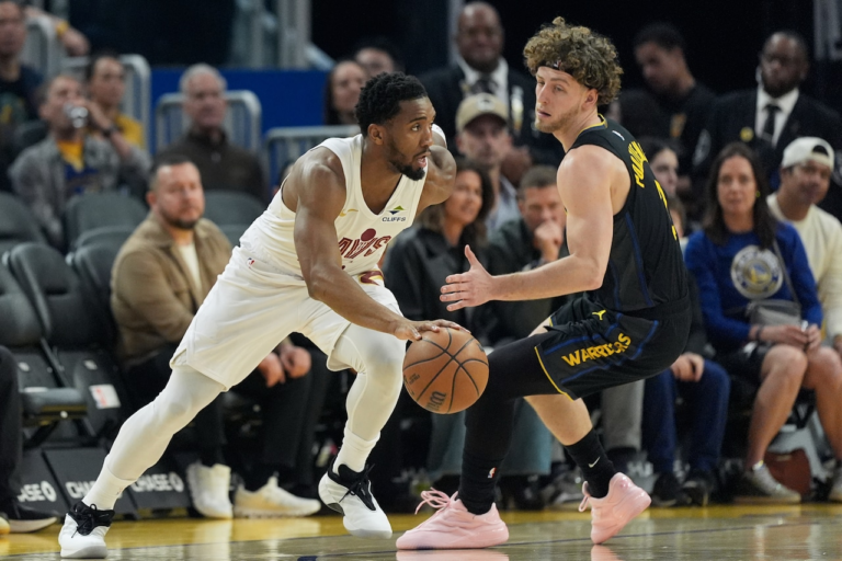 Cavaliers beat Warriors, 118-111, to clinch 2026 NBA playoff spot