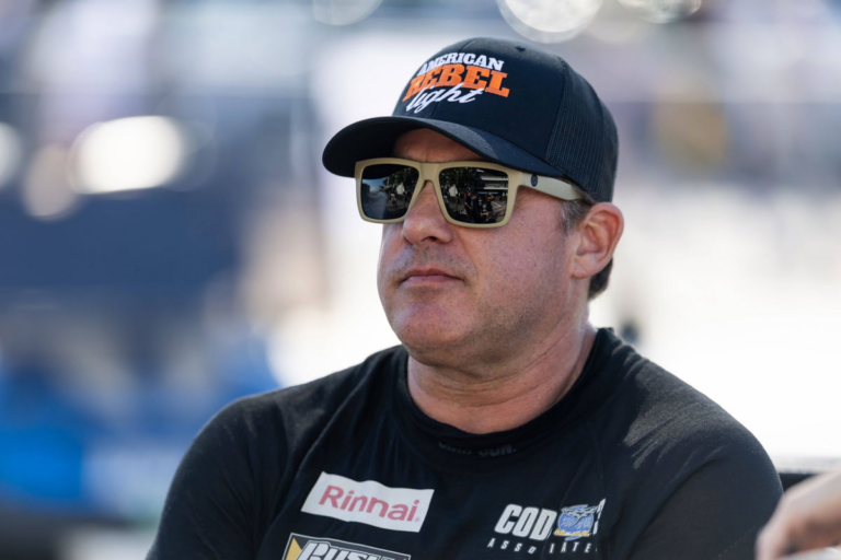 Can NASCAR Ever Go Back to Dirt Tracks After Failing Miserably at Bristol? Tony Stewart Might Be the Answer!