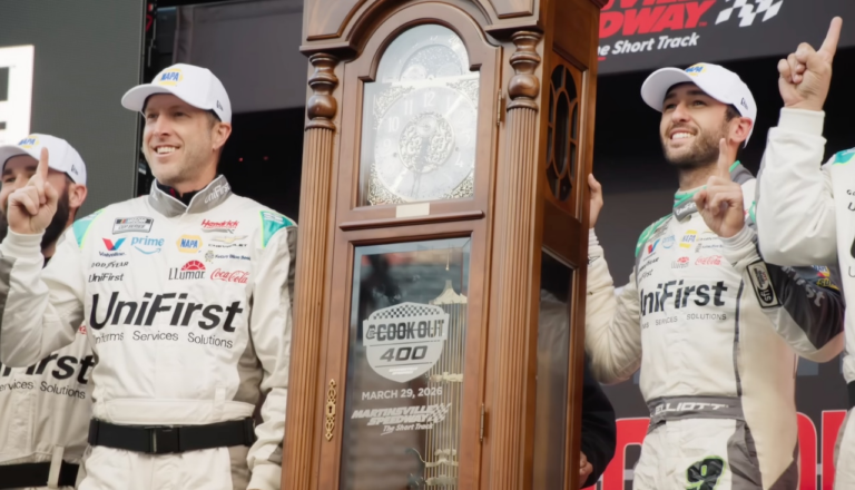 What streaming services carry NASCAR races in 2026?