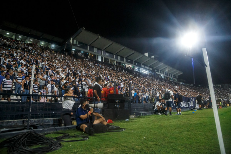 Peru Health Ministry Reports 60 People Injured at Soccer Fan Event