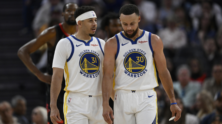 Warriors’ Steph Curry Reflects on Playing With Brother Seth for 1st Time as Teammates in NBA