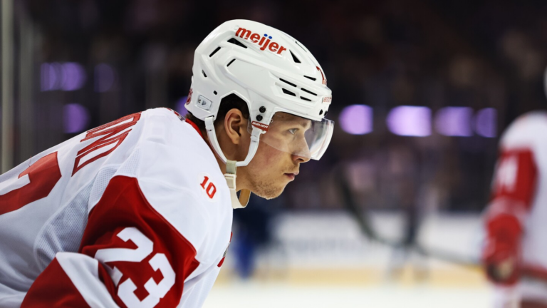 NHL’s East playoff race shaken up as the Flyers rise, Red Wings fall and Islanders fire their coach