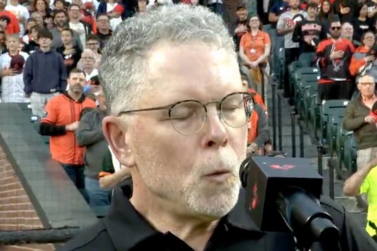 MLB fans divided by Hall of Fame whistler’s national anthem