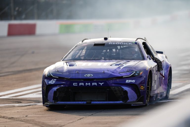 Where to watch the Food City 500 NASCAR race today on free streams, TV