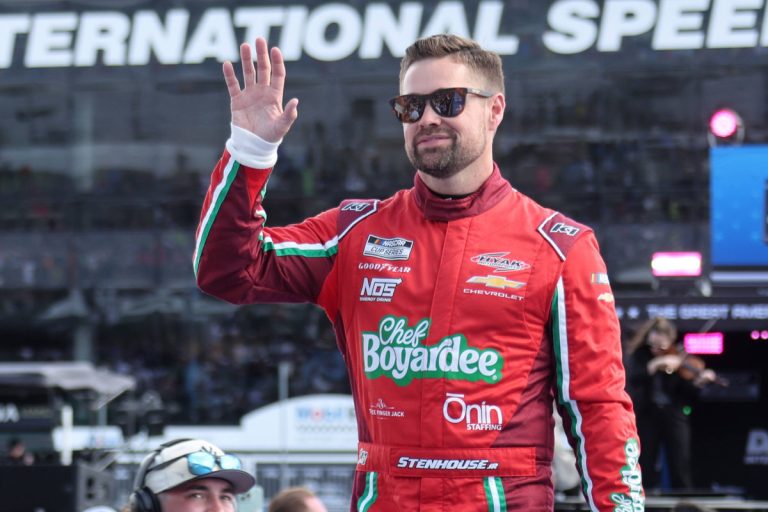 NASCAR Fans Ruthlessly Blast Ricky Stenhouse Jr.’s Desperate Bristol Defense