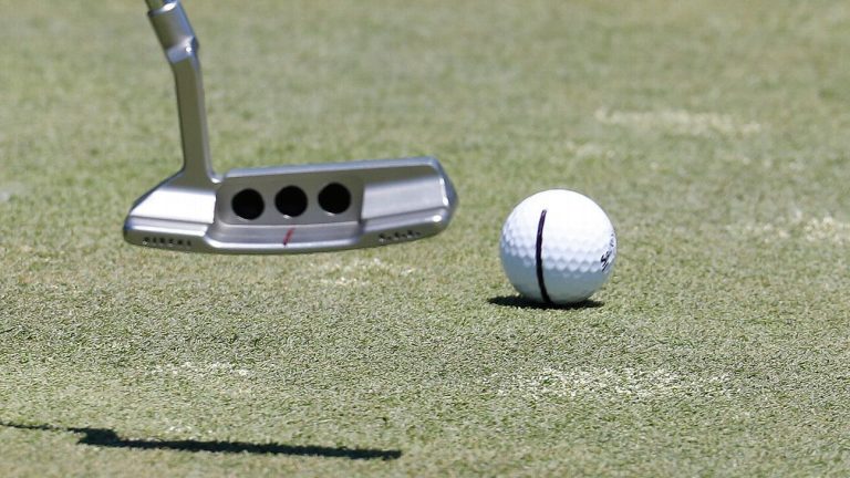 Keith Horne leads by 1 in the Senior PGA Championship