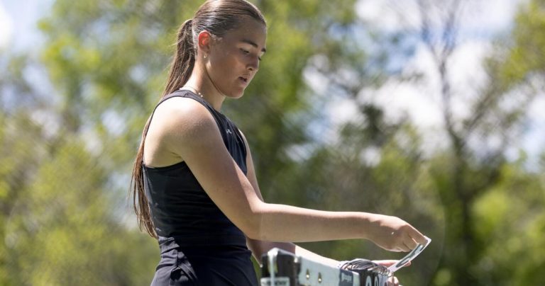 Hamilton Bronc Ciara Hanley gearing up for tennis postseason